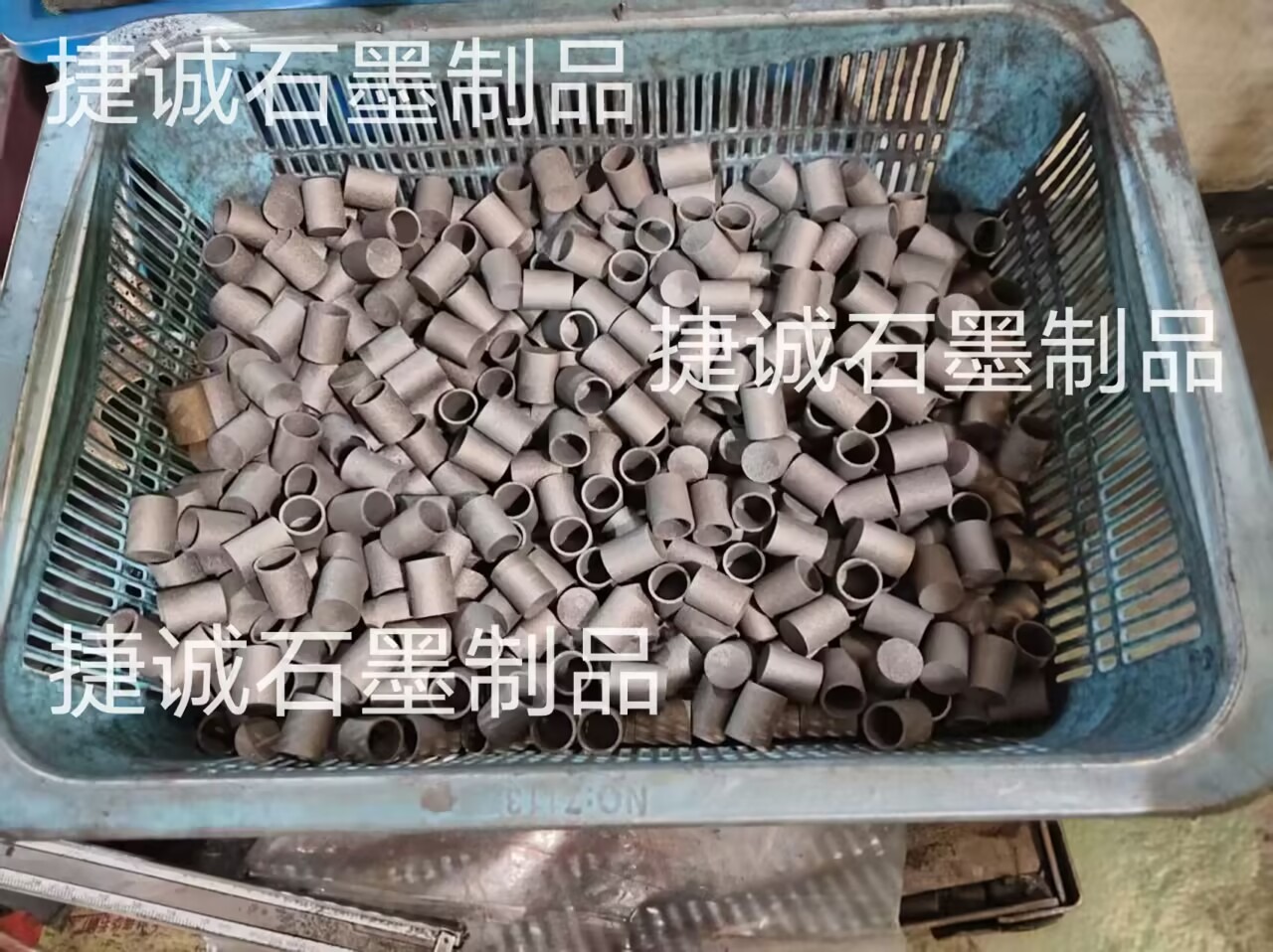 抗氧化石墨坩堝，高純石墨坩堝，石墨匣缽坩堝，石墨坩堝加工，等靜壓石墨坩堝，石墨坩堝，分析儀器石墨坩堝，高純石墨坩堝加工，石墨坩堝加工廠，石墨坩堝生產(chǎn)廠家